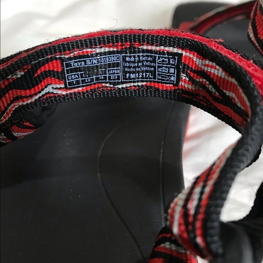 TEVA Red/Black Hurricane XLT 2 Sandals Size 3